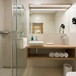 Ahotel ليوبليانا