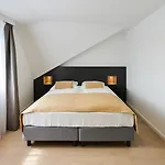 فندق Ahotel 4*