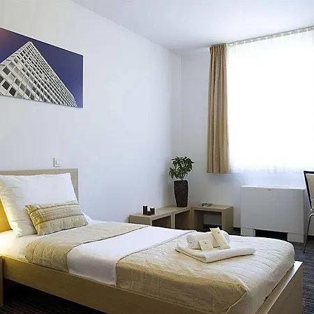 Hotel Ahotel 4*