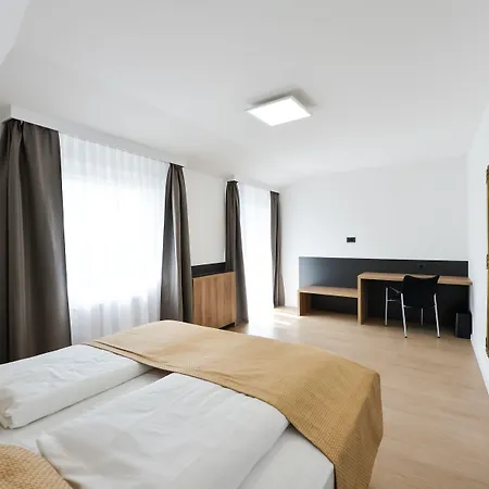 Готель Ahotel Любляна