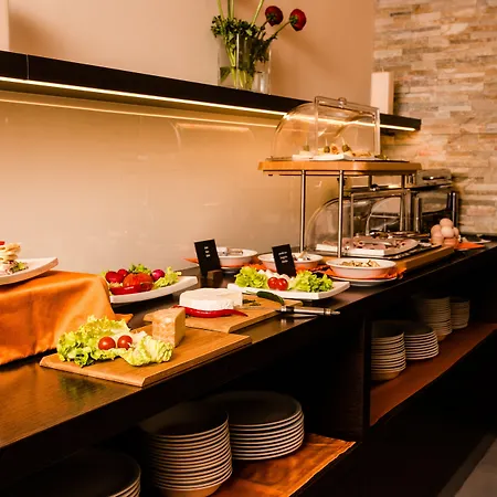 Ahotel فندق