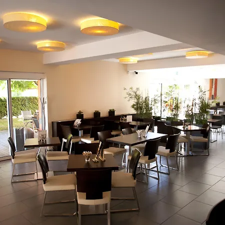 فندق Ahotel 4*