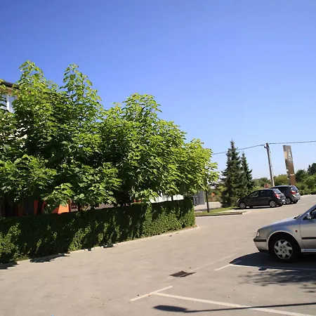 Готель Ahotel 4*