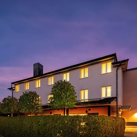 Ahotel Любляна