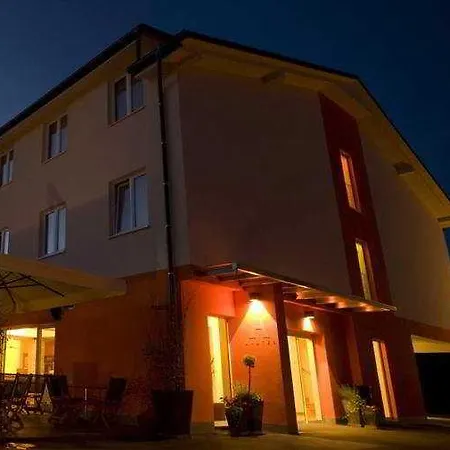 Ahotel فندق 4*