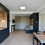ホテル Ahotel リュブリャナ